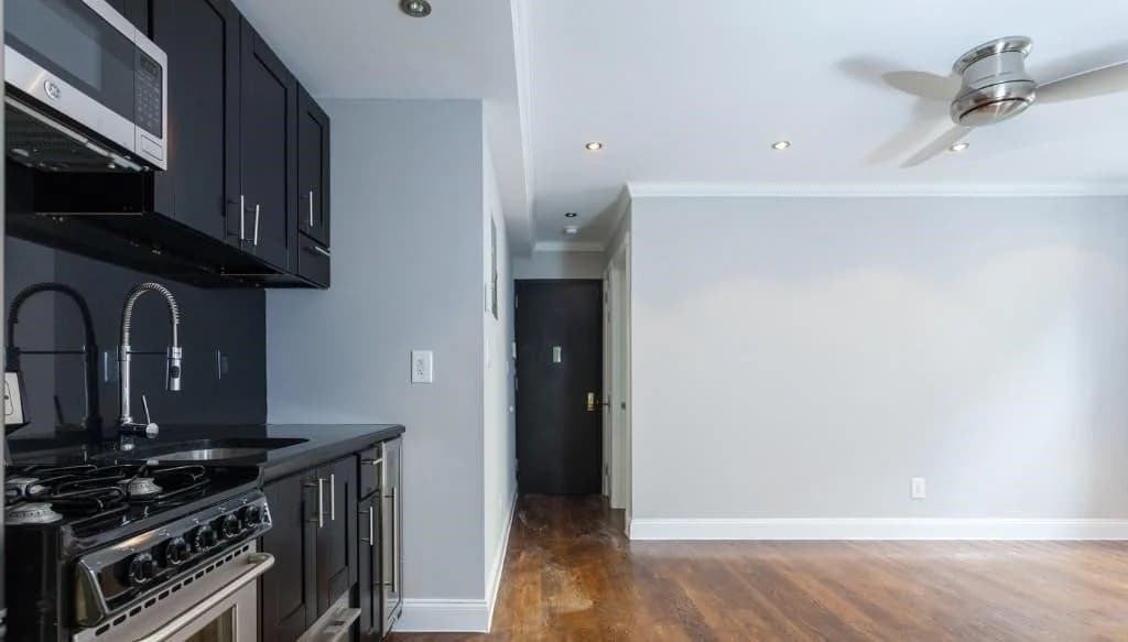 343 East 8th Street, photo 4