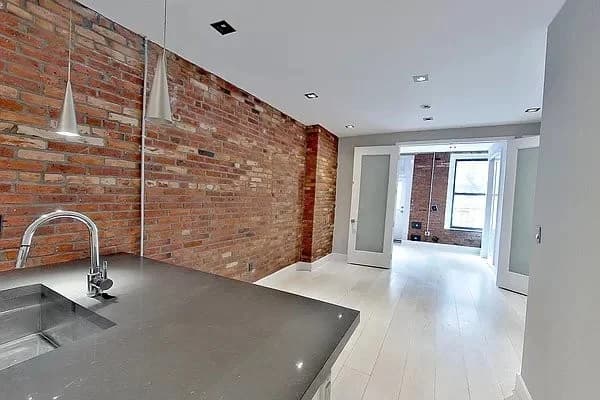 227 East 82nd Street, photo 3
