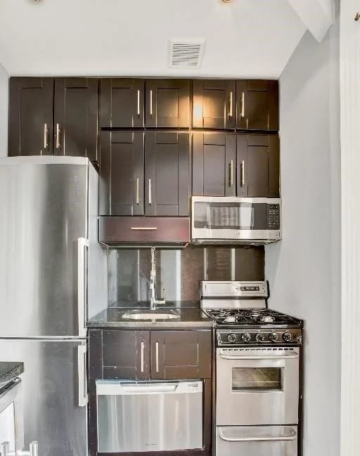 2 bed apartment at 234 Mott St, Unit 21, Nolita, photo 6 of 7