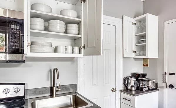 Studio apartment at 17 Gay Street, Unit 4, West Village, photo 4 of 5