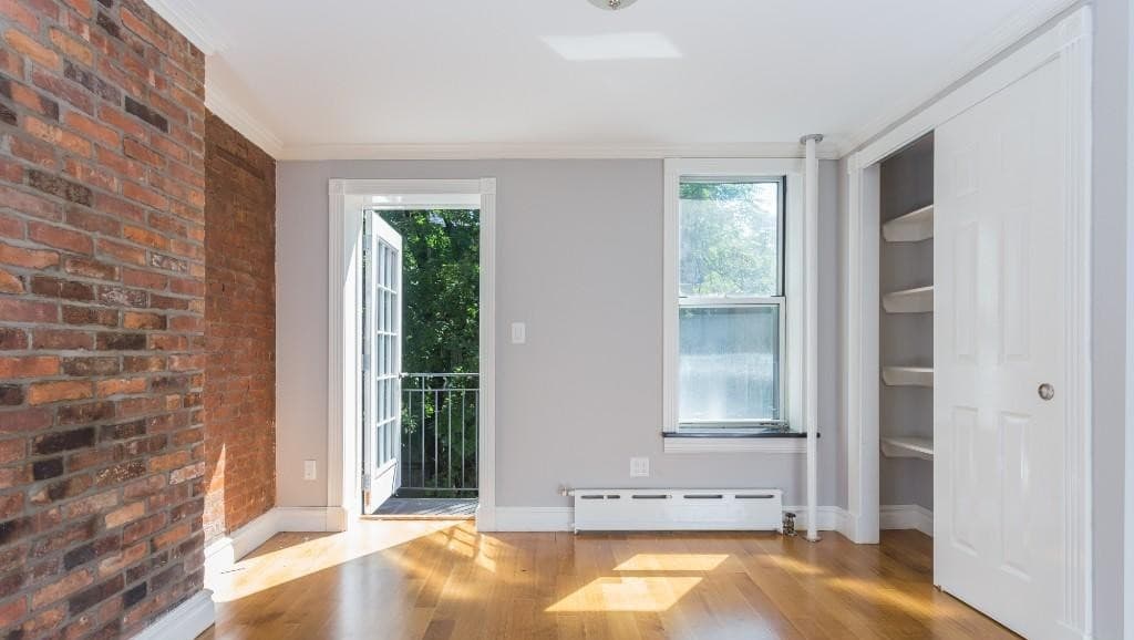 118 East 7th Street, photo 2