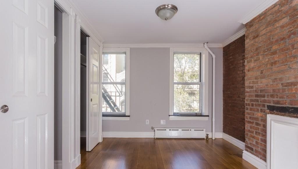 118 East 7th Street, photo 3