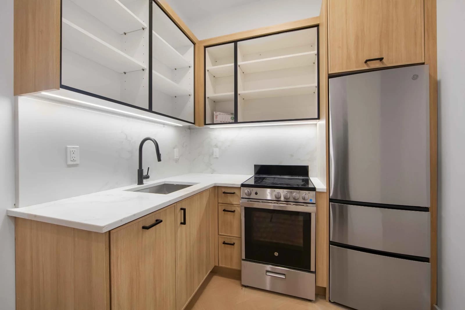 321 East 17th Street, photo 5