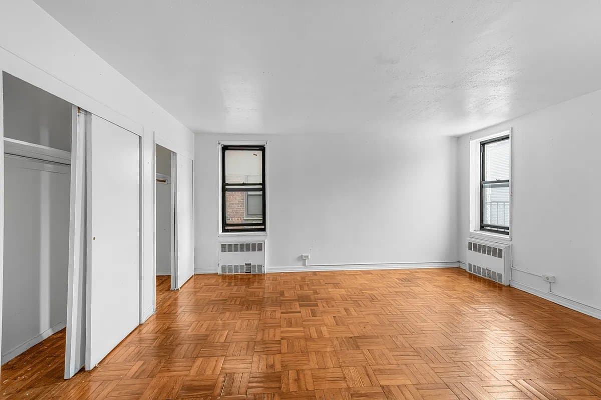 88-30 182nd Street, photo 5