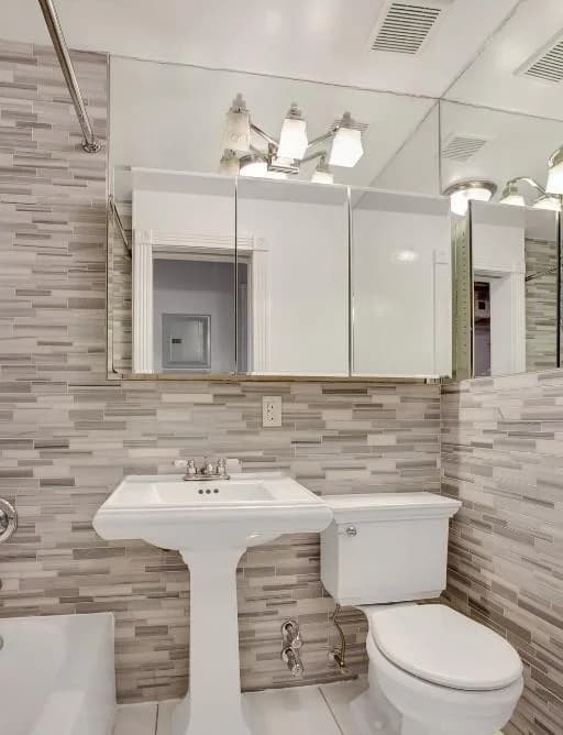 2 bed apartment at 147 Avenue A, Unit 3F, East Village, photo 8 of 9