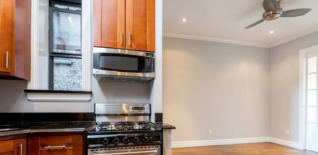 290 West 12th Street, photo 4