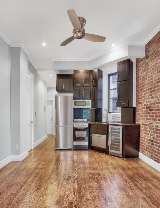 246 Mott Street, photo 2