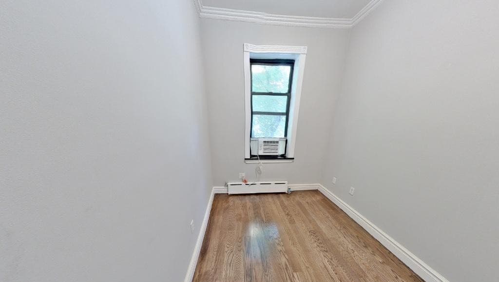 230 East 32nd Street, photo 4