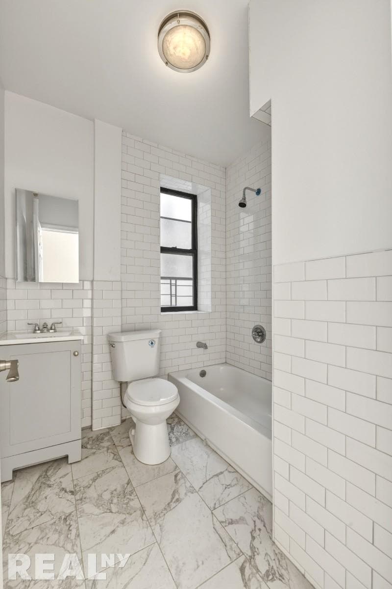 523 West 143rd Street, photo 4