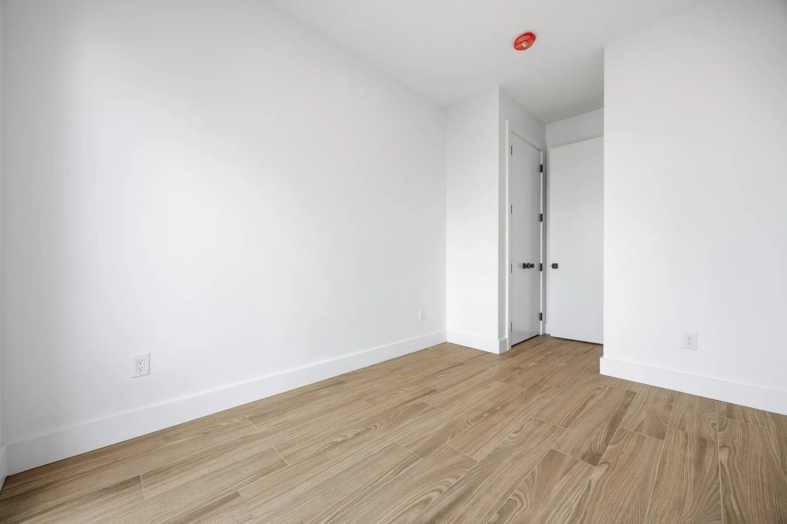 2 bed apartment at 379 Hawthorne Street, Unit 4B, Prospect Lefferts Gardens, photo 3 of 12