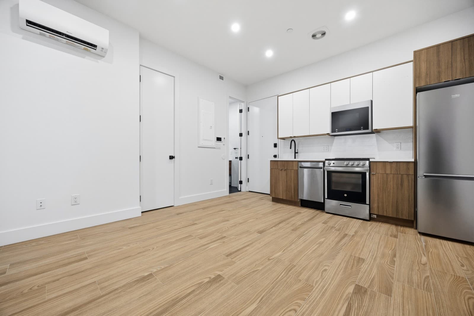 2 bed apartment at 379 Hawthorne Street, Unit 4B, Prospect Lefferts Gardens, photo 7 of 12