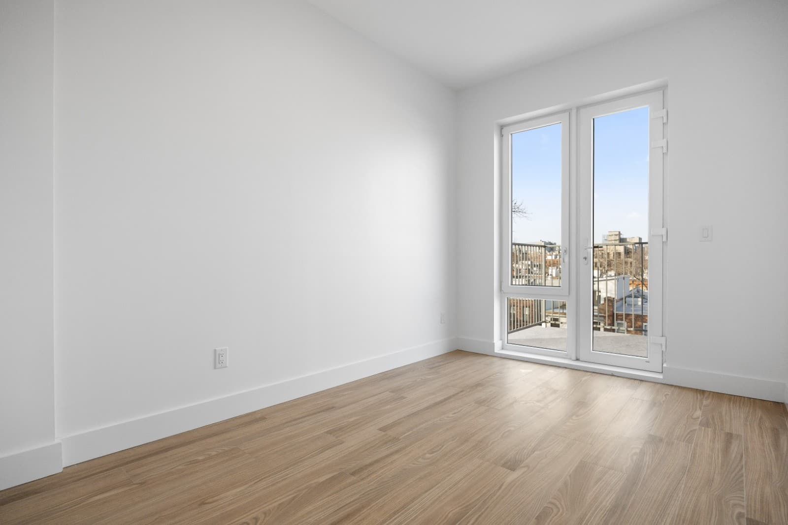 2 bed apartment at 379 Hawthorne Street, Unit 3B, Prospect Lefferts Gardens, photo 2 of 12