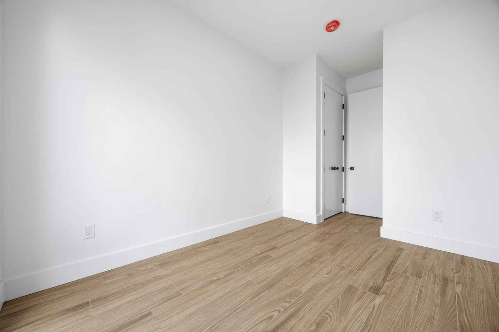 2 bed apartment at 379 Hawthorne Street, Unit 3B, Prospect Lefferts Gardens, photo 3 of 12