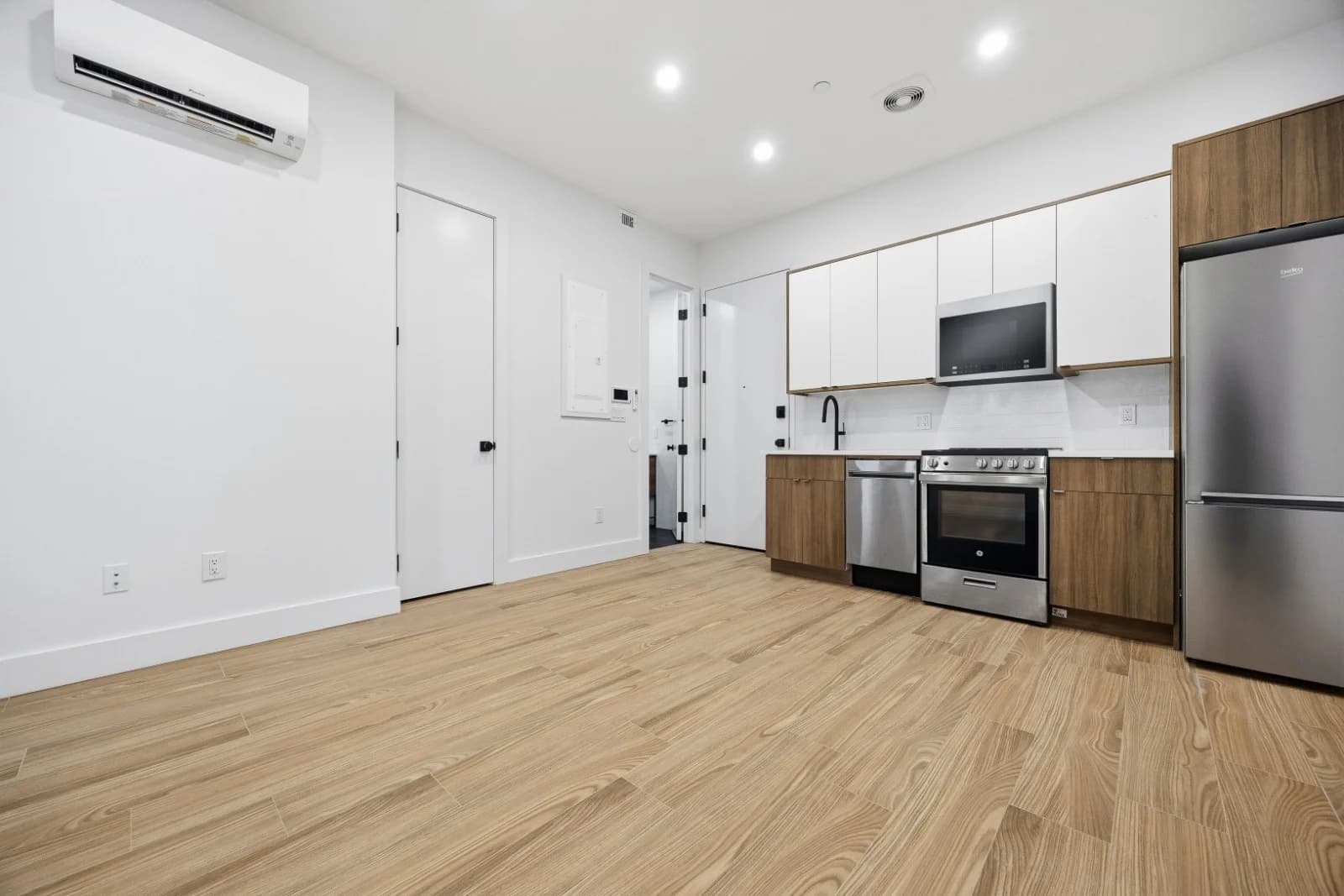2 bed apartment at 379 Hawthorne Street, Unit 3B, Prospect Lefferts Gardens, photo 7 of 12