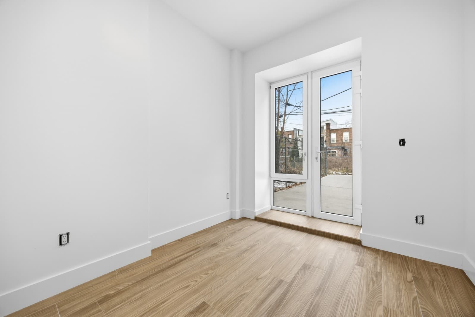 379 Hawthorne Street, photo 5