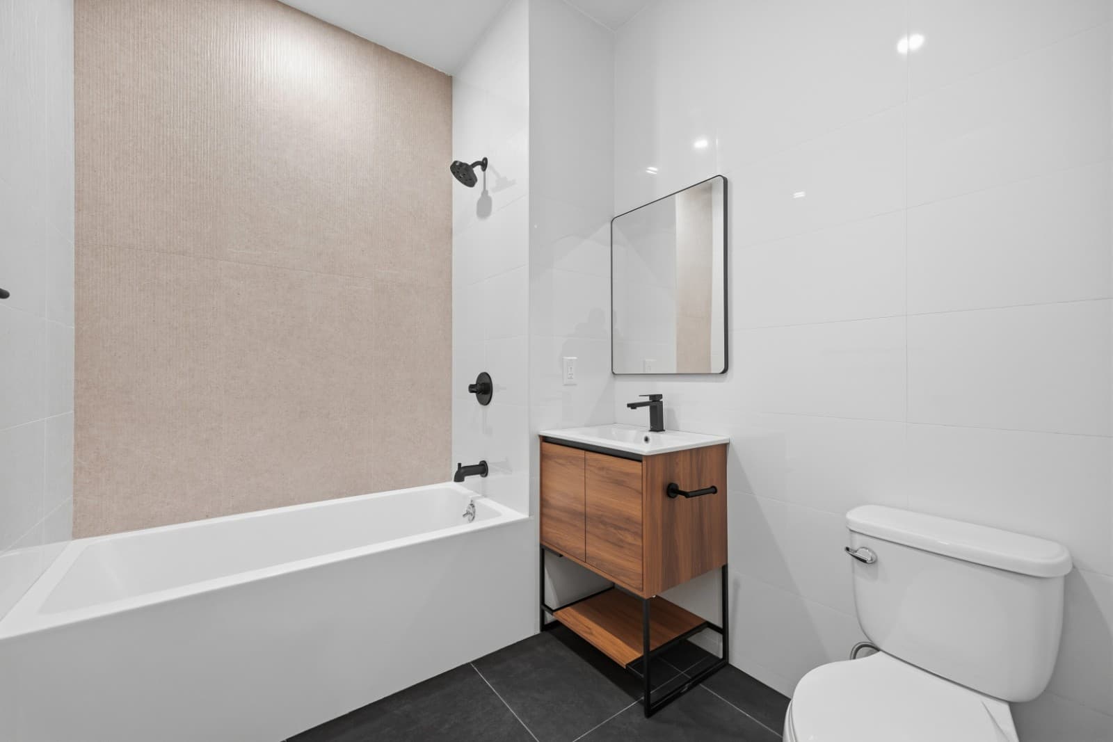 2 bed apartment at 379 Hawthorne Street, Unit 1B, Prospect Lefferts Gardens, photo 10 of 11