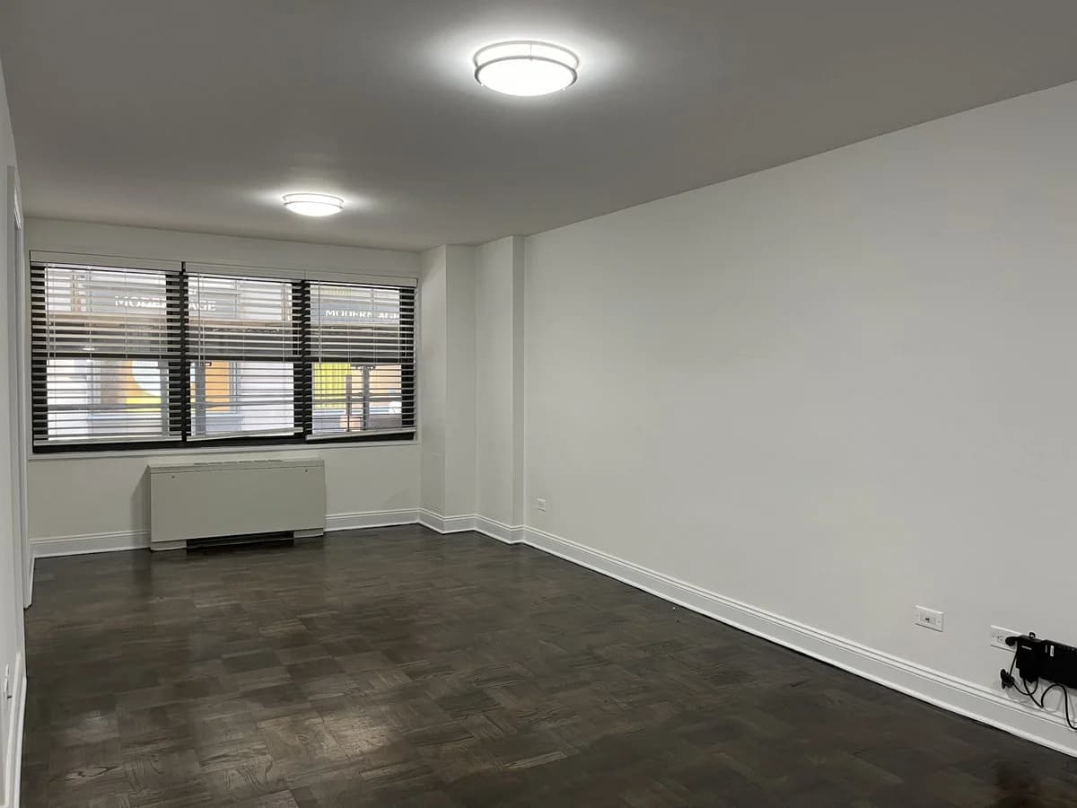 1 bed apartment at 96 Fifth Avenue, Unit 10A, Union Square, photo 1 of 16