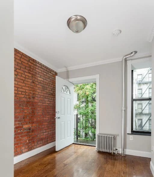 422 East 9th Street, photo 5