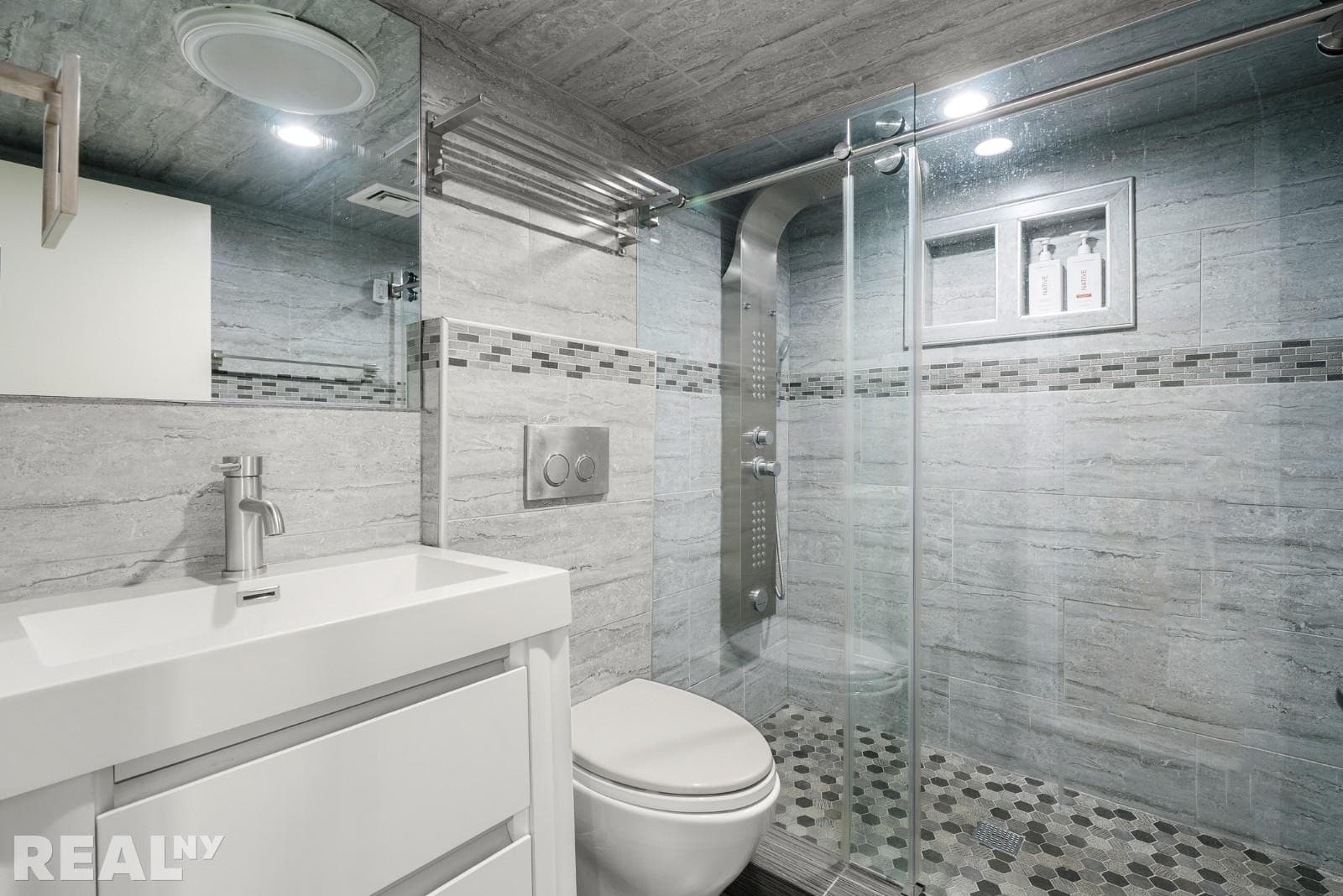 1 bed apartment at 282 Nassau Avenue, Unit 3A, Greenpoint, photo 10 of 14