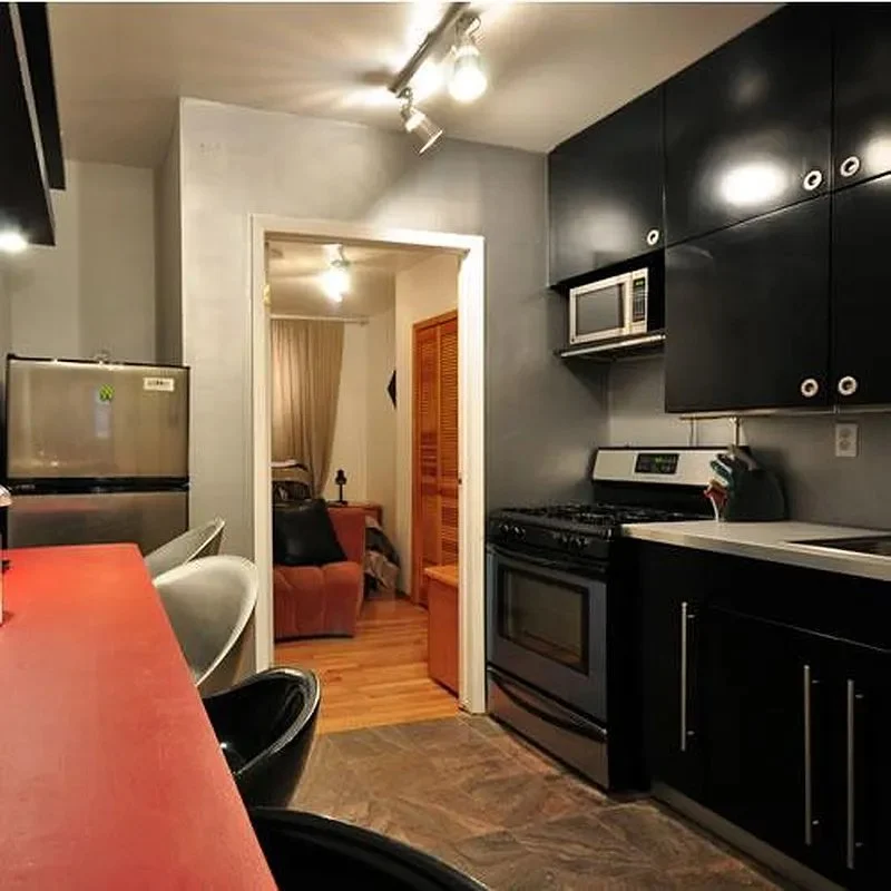 212 East 12th Street, photo 4