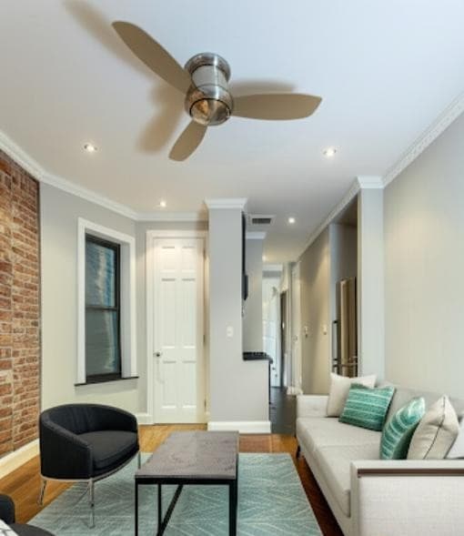 309 East 8th Street, photo 4