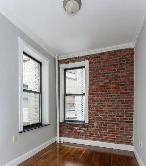 309 East 8th Street, photo 3