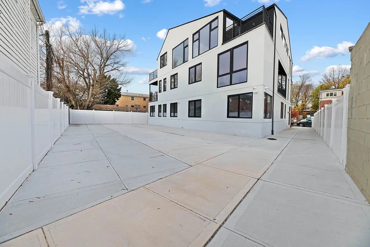2 bed apartment at 2454 East 15th Street, Unit 1A, Sheepshead Bay, photo 9 of 9