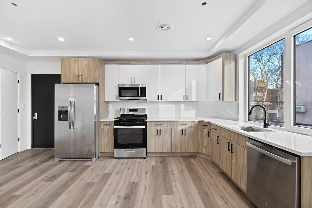 2 bed apartment at 2454 East 15th Street, Unit 1A, Sheepshead Bay, photo 2 of 9