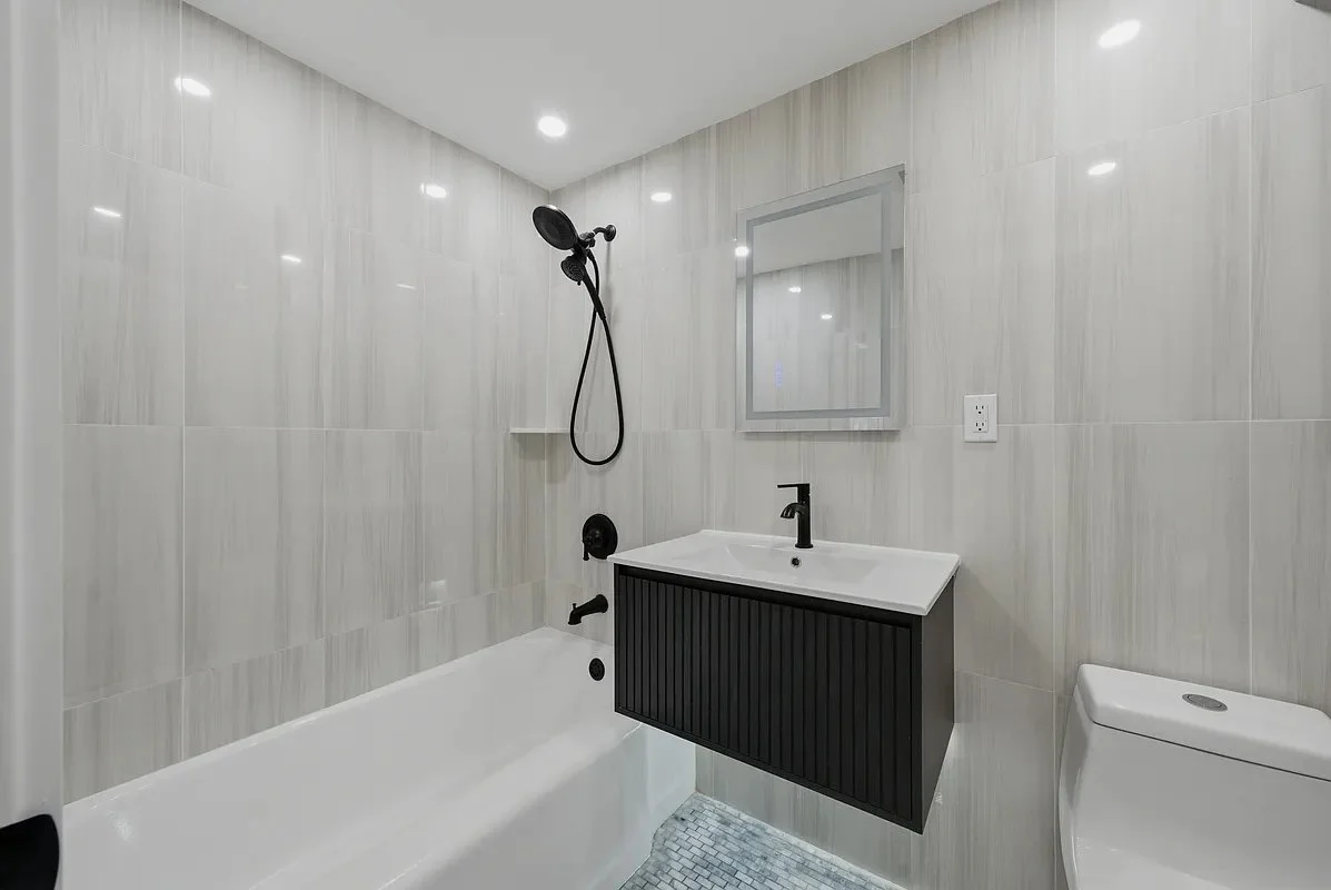 2 bed apartment at 3 Fordham hill oval, Unit 15F, University Heights, photo 6 of 7