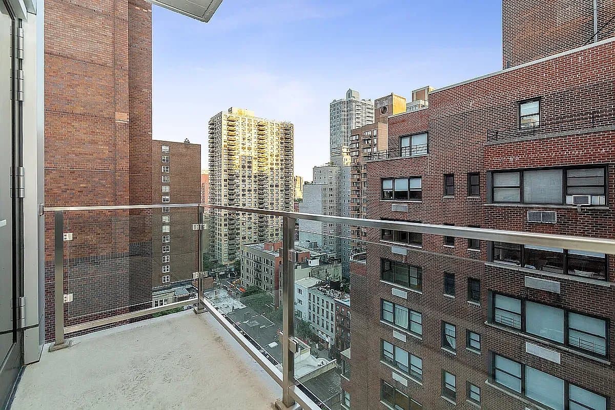 2 bed apartment at 227 Lexington Avenue, Unit 903, Kips Bay, photo 6 of 7