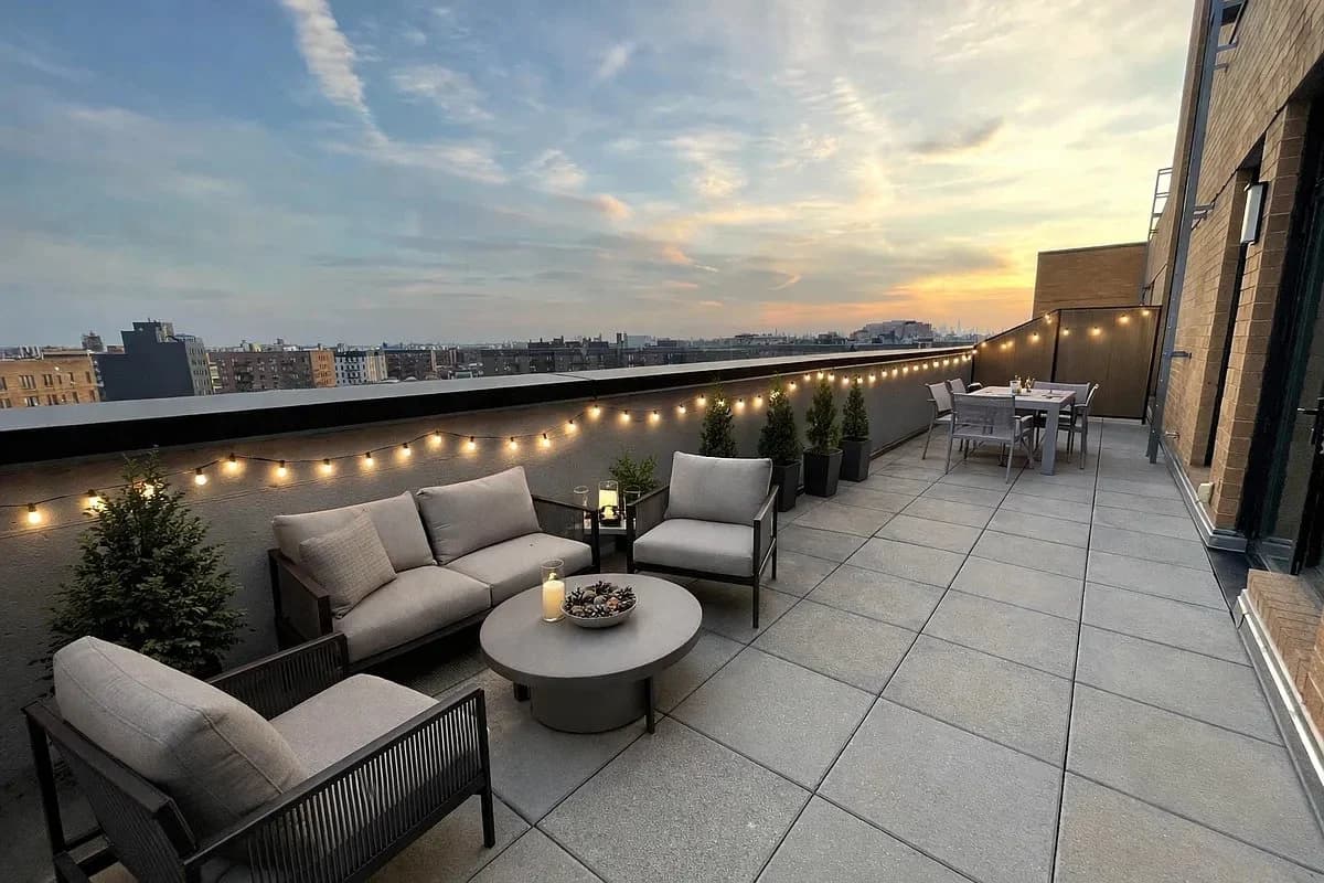 1 bed apartment at 91-09 Roosevelt Avenue, Unit 713, Jackson Heights, photo 1 of 10