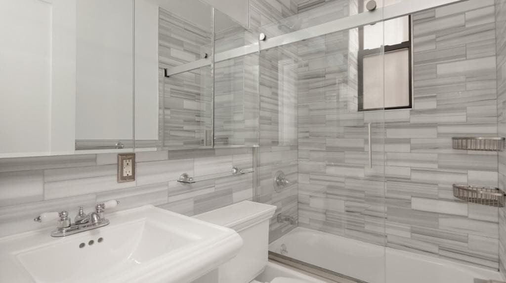 2 bed apartment at 219 East 23rd Street, Unit 18, Kips Bay, photo 3 of 4
