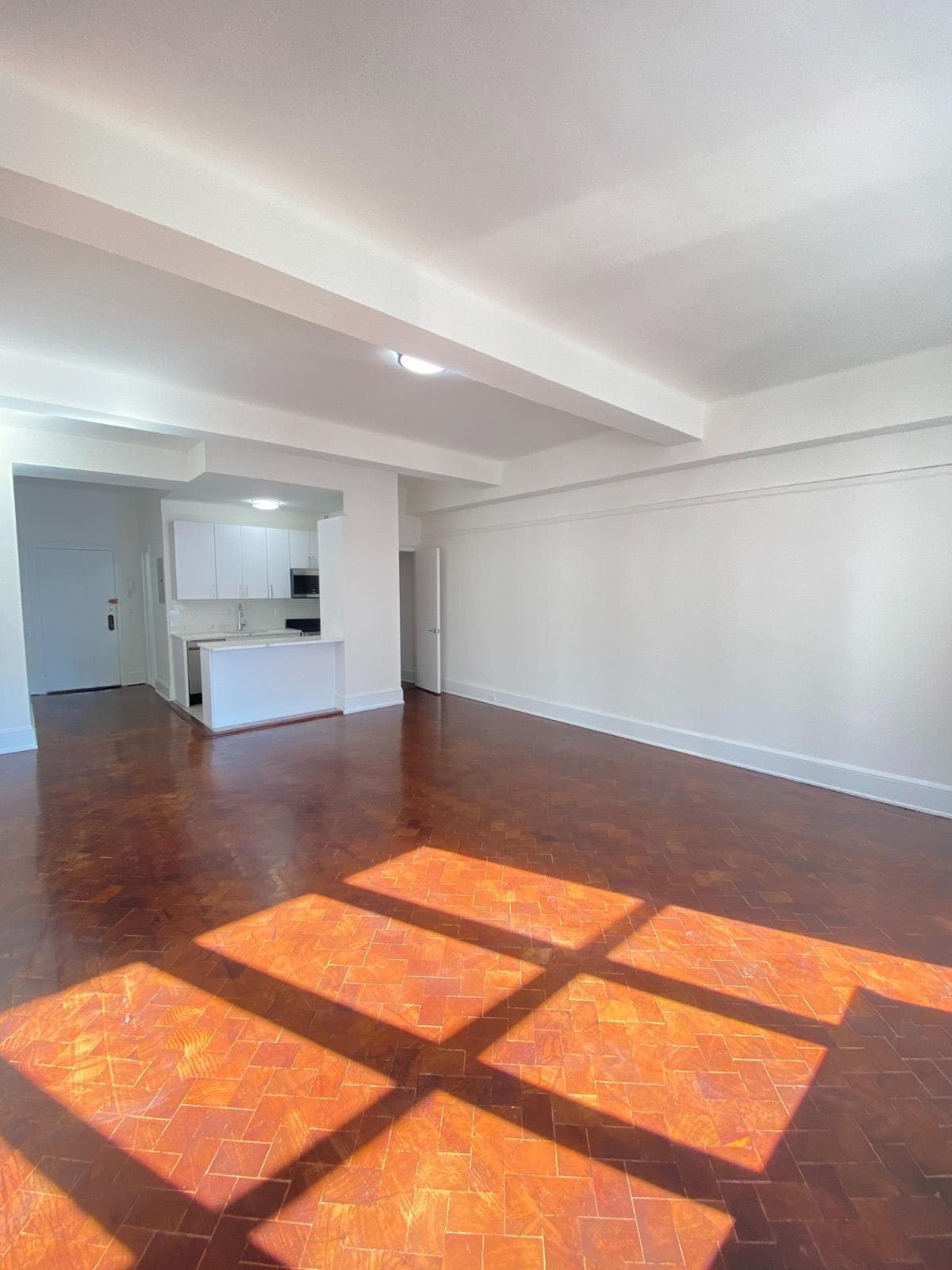 Studio apartment at 160 W 73rd St, Unit 10A, Upper West Side, photo 3 of 8