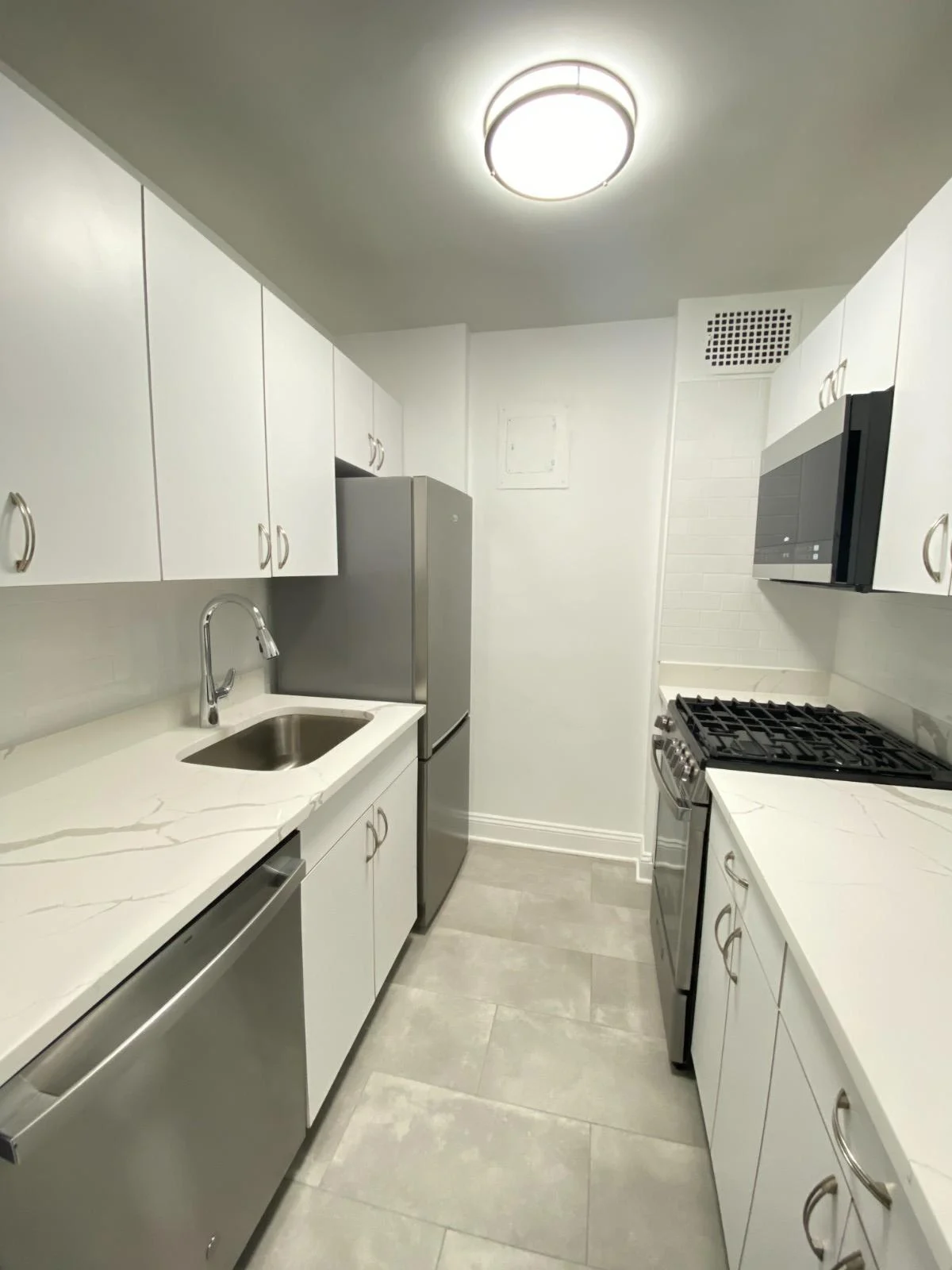 Studio apartment at 96 Fifth Avenue, Unit 12B, Union Square, photo 6 of 9