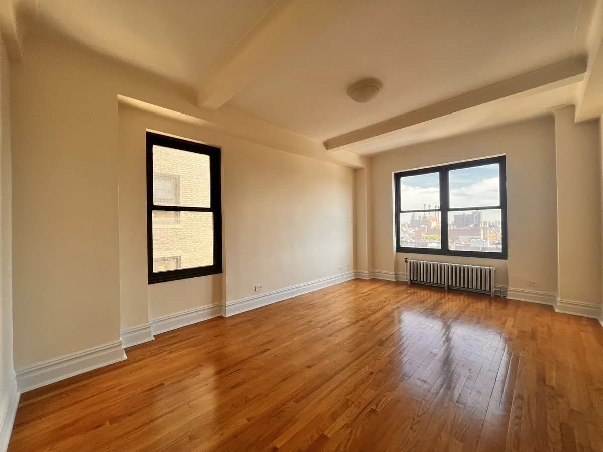 Studio apartment at 166 Second Avenue, Unit 3G, East Village, photo 2 of 6