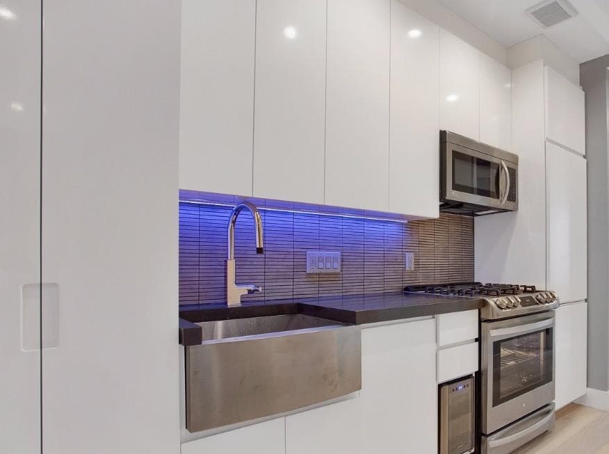 1 bed apartment at 195 Stanton Street, Unit 2E2, Lower East Side, photo 2 of 3