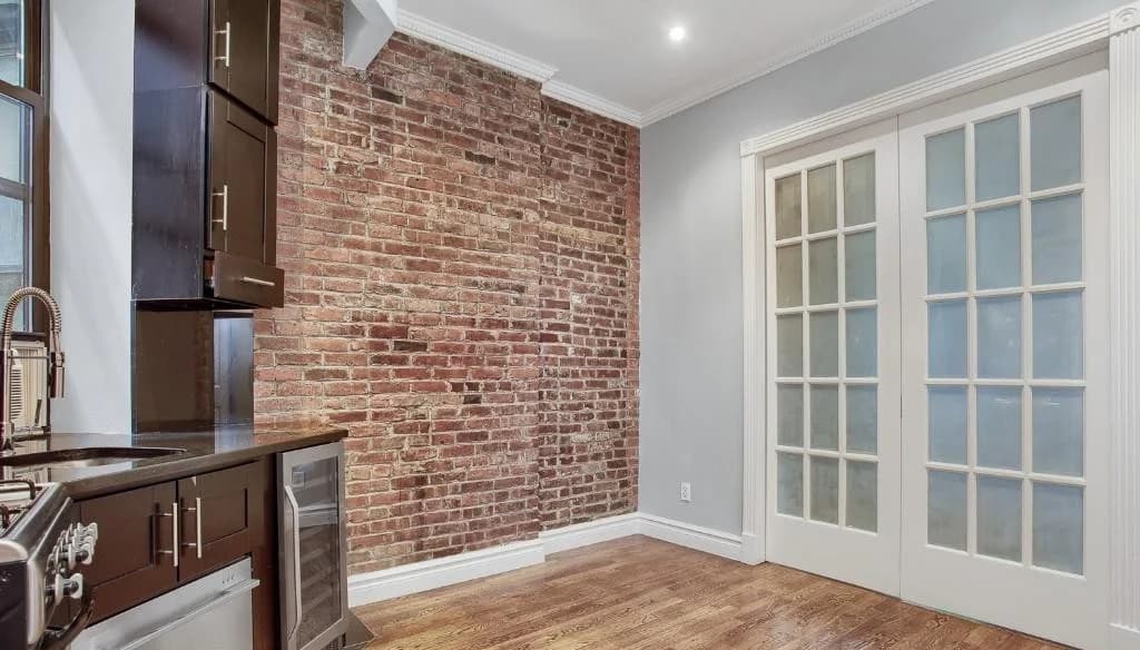 1 bed apartment at 246 Mott Street, Unit 10, Nolita, photo 2 of 5