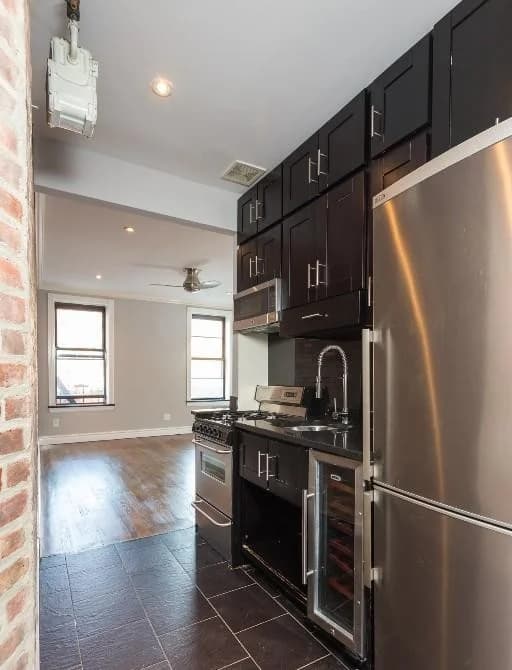 3 bed apartment at 340 East 18th Street, Unit 3B, Gramercy Park, photo 6 of 8