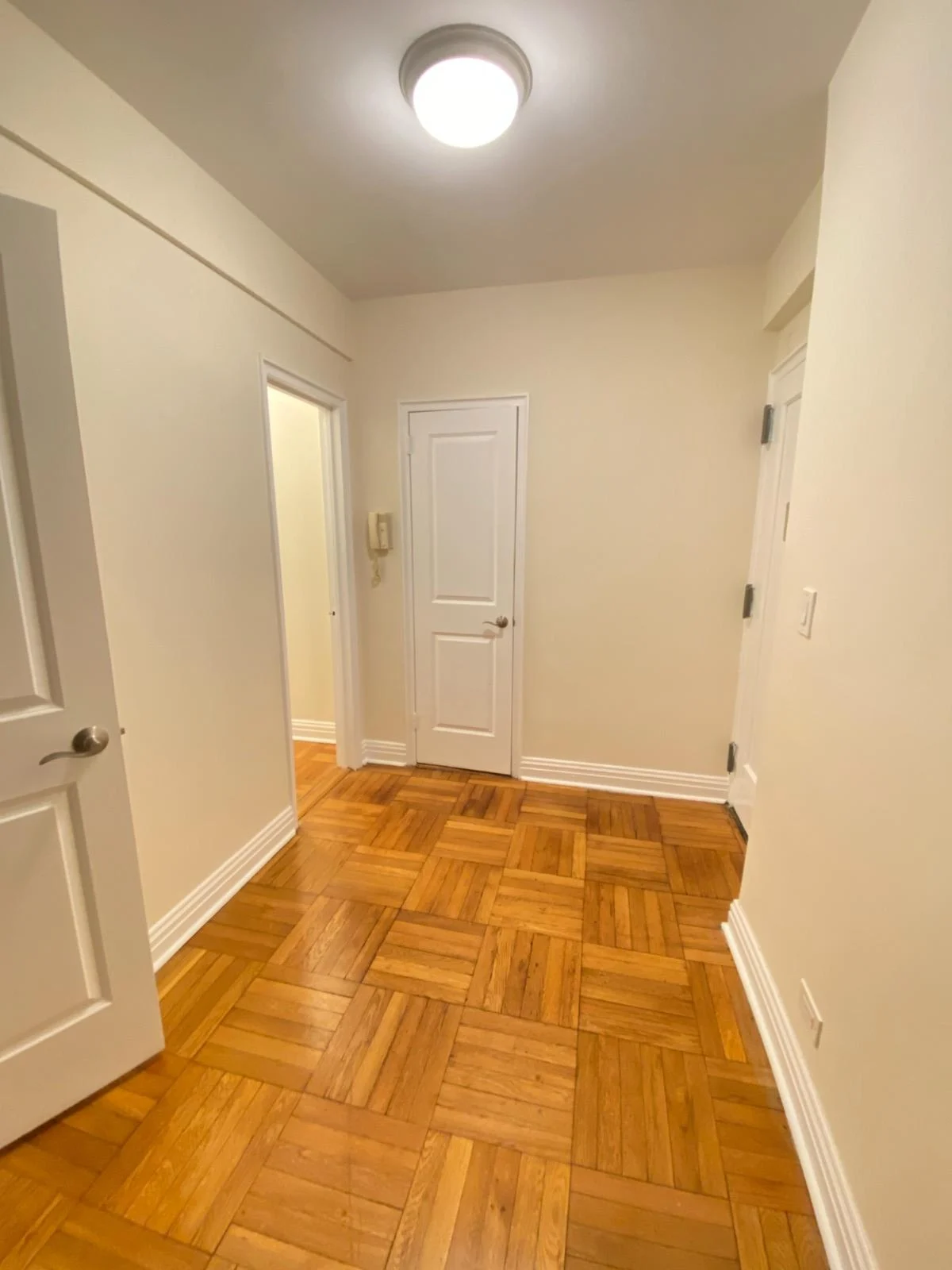 Studio apartment at 141 E 56th St, Unit 7E, Midtown East, photo 2 of 6