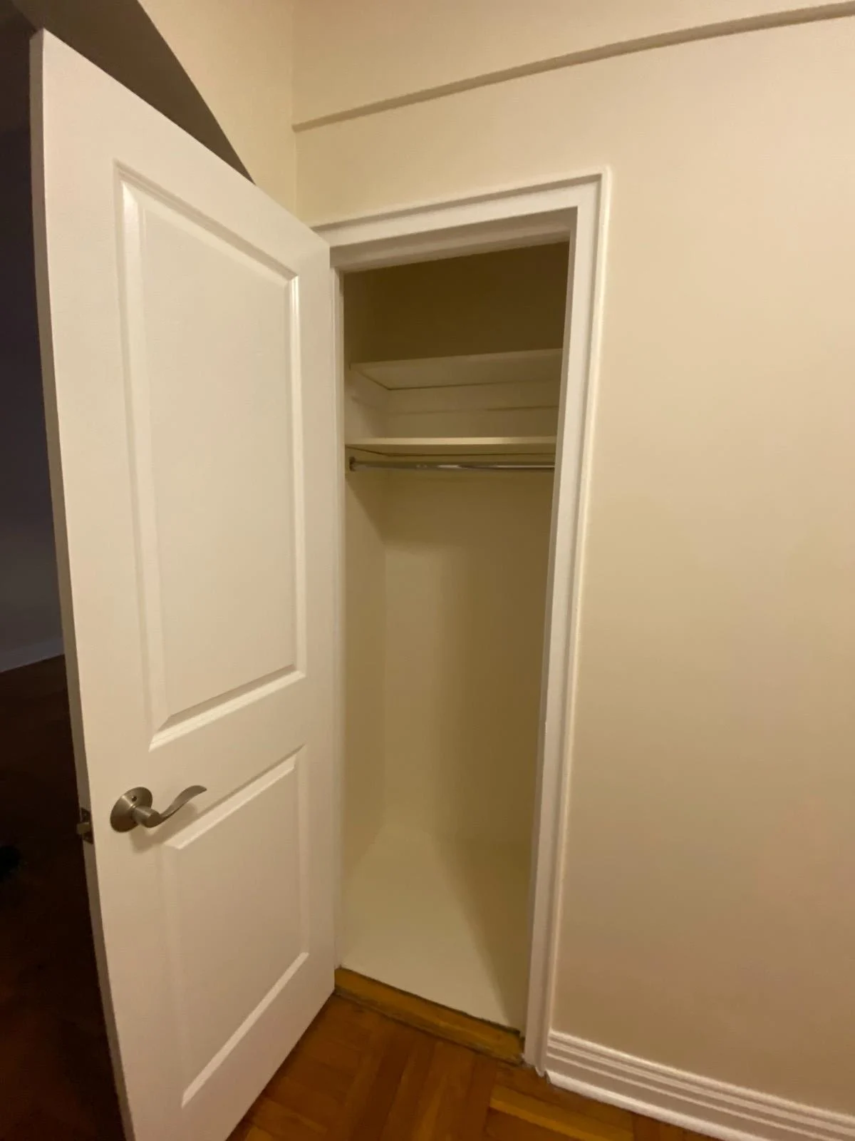 Studio apartment at 141 E 56th St, Unit 7E, Midtown East, photo 6 of 6