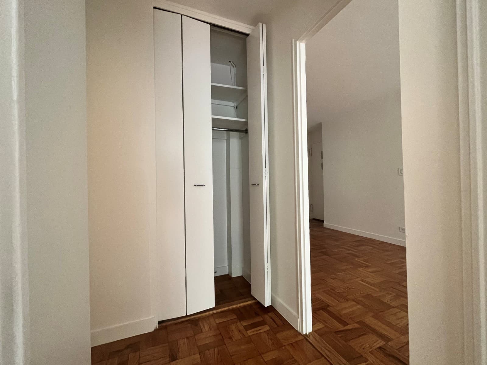 1 bed apartment at 333 E 49th St, Unit 11J, Midtown East, photo 7 of 8