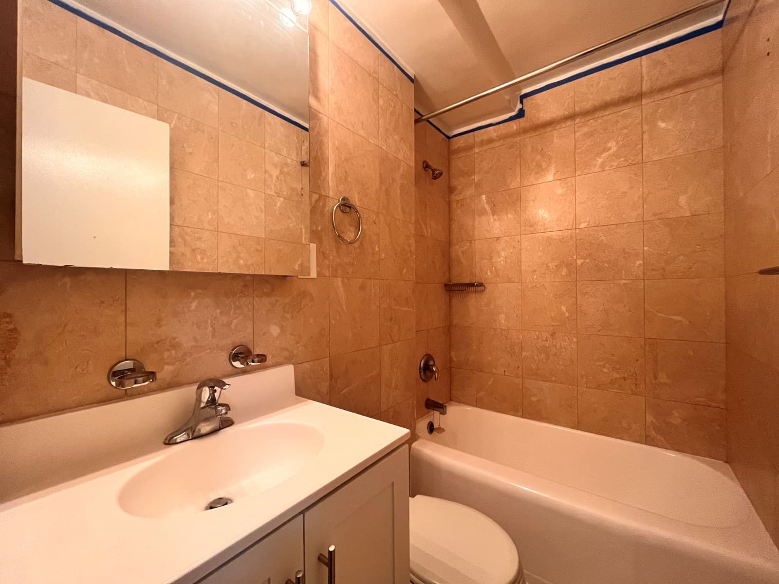 Studio apartment at 435 E 79th St, Unit 10K, Upper East Side, photo 2 of 3