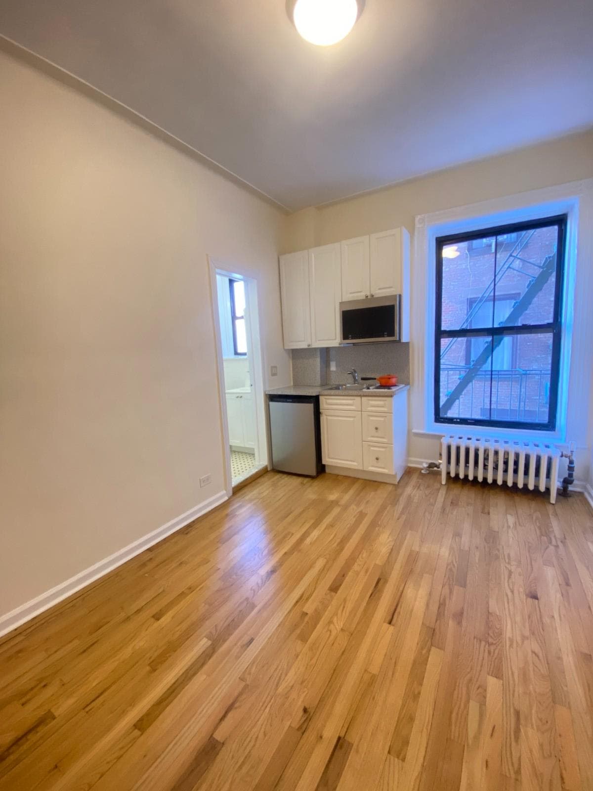 Studio apartment at 53 W 72nd St, Unit 2C, Upper West Side, photo 1 of 4
