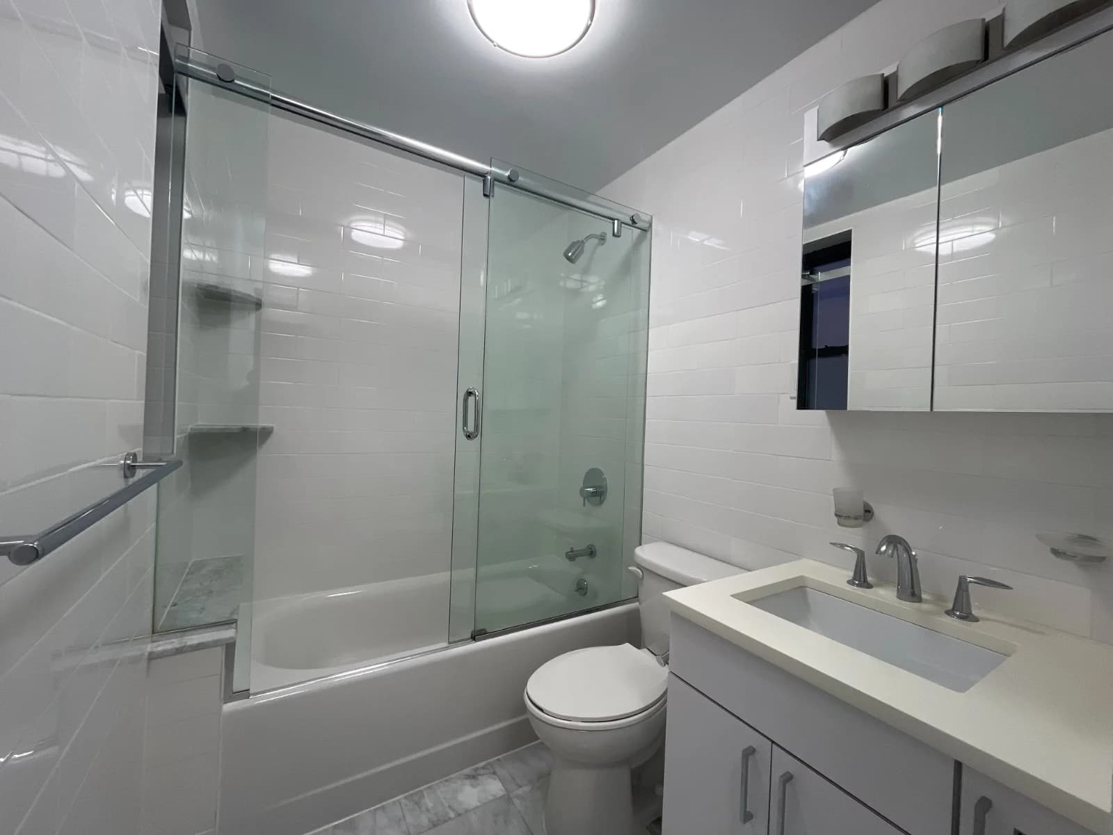 1 bed apartment at 20 Fifth Avenue, Unit 8E, Greenwich Village, photo 4 of 4