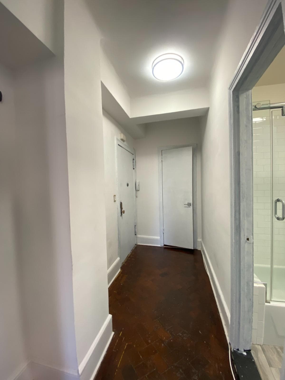 Studio apartment at 160 W 73rd St, Unit 8E, Upper West Side, photo 4 of 4