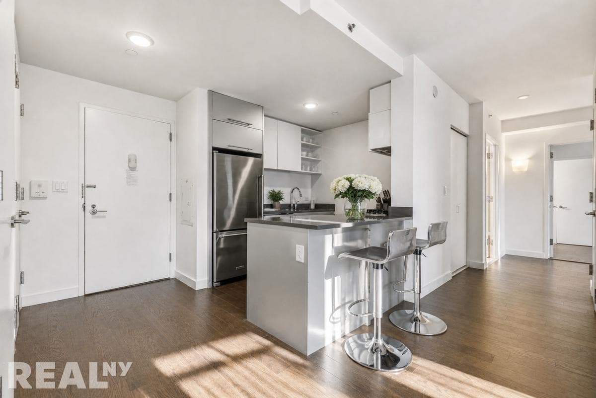 2 bed apartment at 181 Front Street, Unit 8B, Dumbo, photo 2 of 13