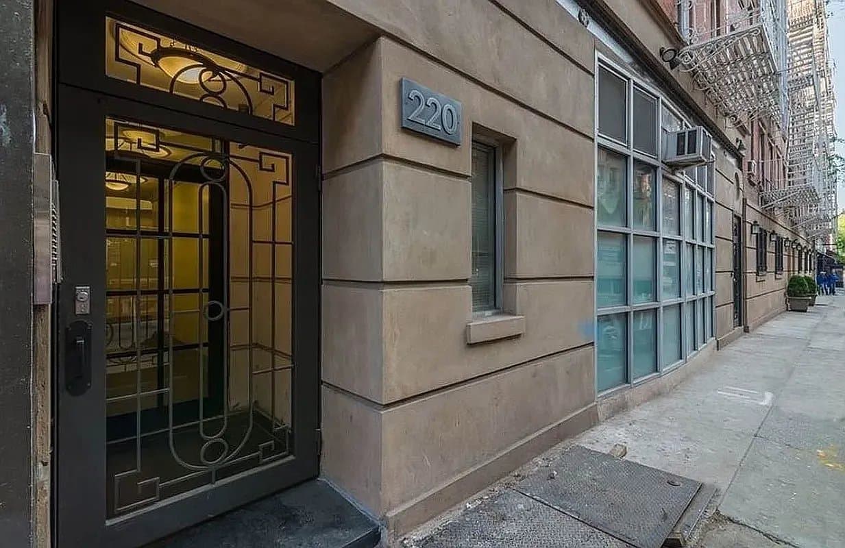 Studio apartment at 220 Sullivan Street, Unit 5H, Greenwich Village, photo 7 of 7