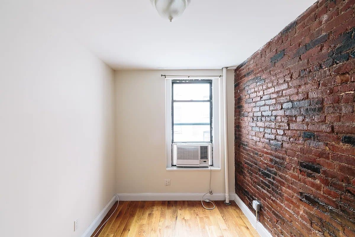 2 bed apartment at 141 West 10th Street, Unit 21, West Village, photo 6 of 11