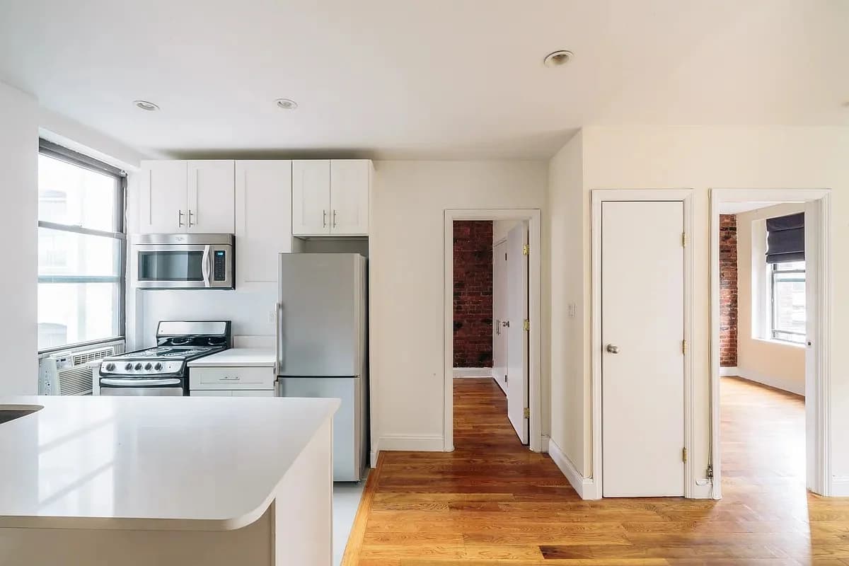 2 bed apartment at 141 West 10th Street, Unit 21, West Village, photo 4 of 11