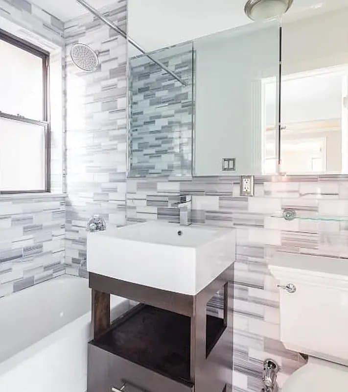 1 bed apartment at 722 Tenth Avenue, Unit 3A, Hell's Kitchen, photo 4 of 4